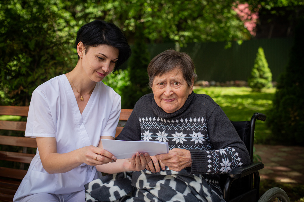 Что такое деменция: понимание, поддержка и путь к достойной жизни